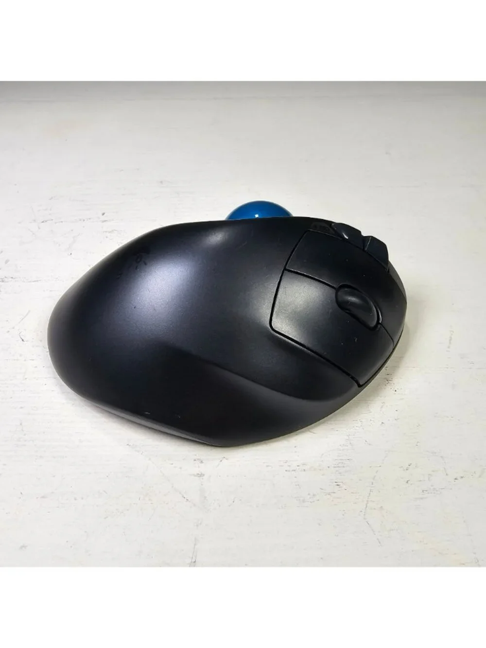 Logitech M570 Ergonomic Wireless Trackball Mouse w/ USB Receiver Black/Blue